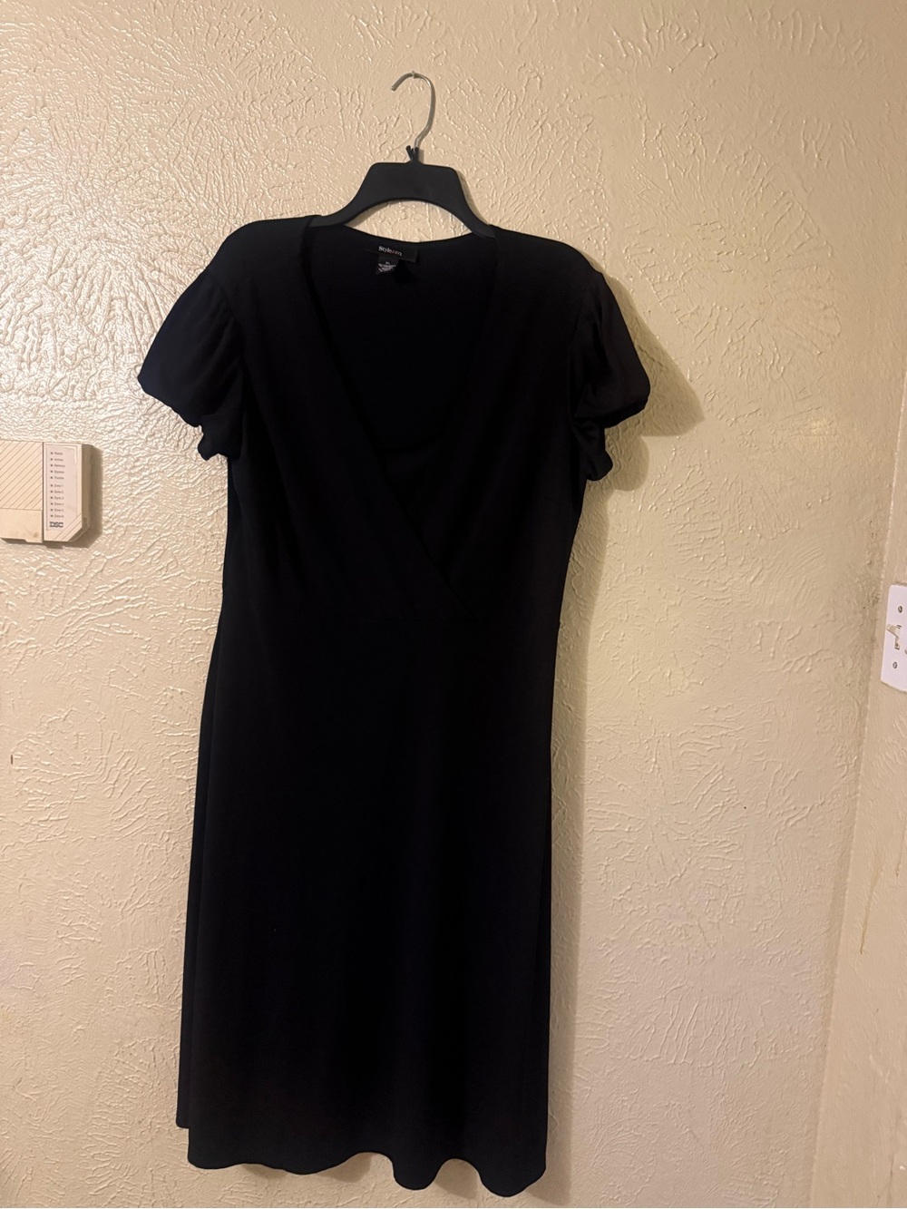 Style & Co. Black V-Neck Cap Sleeve Midi Dress - Size XL